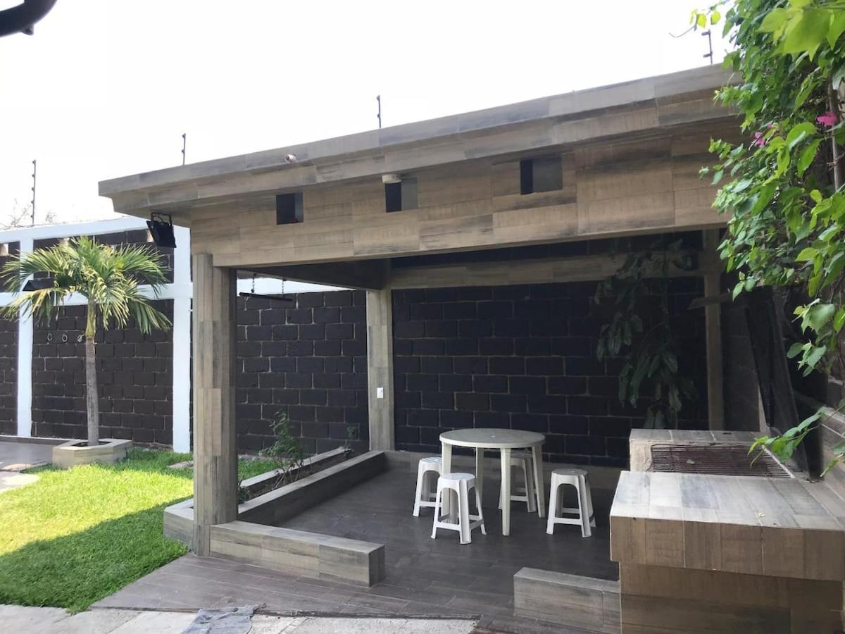 Atlihuayan Casa Acogedora Con Albercaヴィラ エクステリア 写真